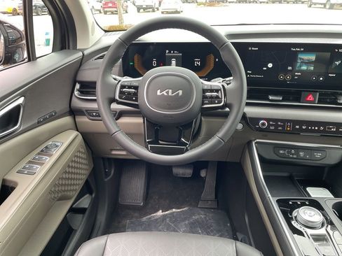 New 2026 Kia Carnival EX image 12