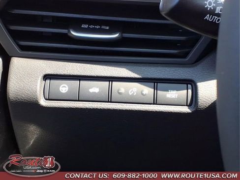 Used 2025 Nissan Altima 2.5 SL FWD image 27