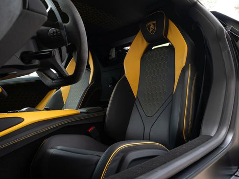 Used 2024 Lamborghini Revuelto AWD/4WD image 56