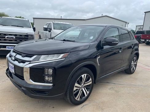 Used 2025 Mitsubishi Outlander Sport SE image 1