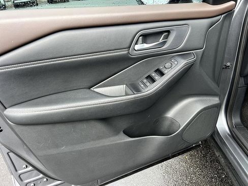 Certified 2023 Nissan Rogue SV w/ SV Premium Package image 9