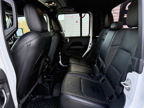 Used 2023 Jeep Gladiator Overland image 20