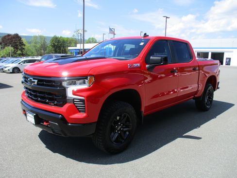 Used 2024 Chevrolet Silverado 1500 LT Trail Boss AWD/4WD image 1