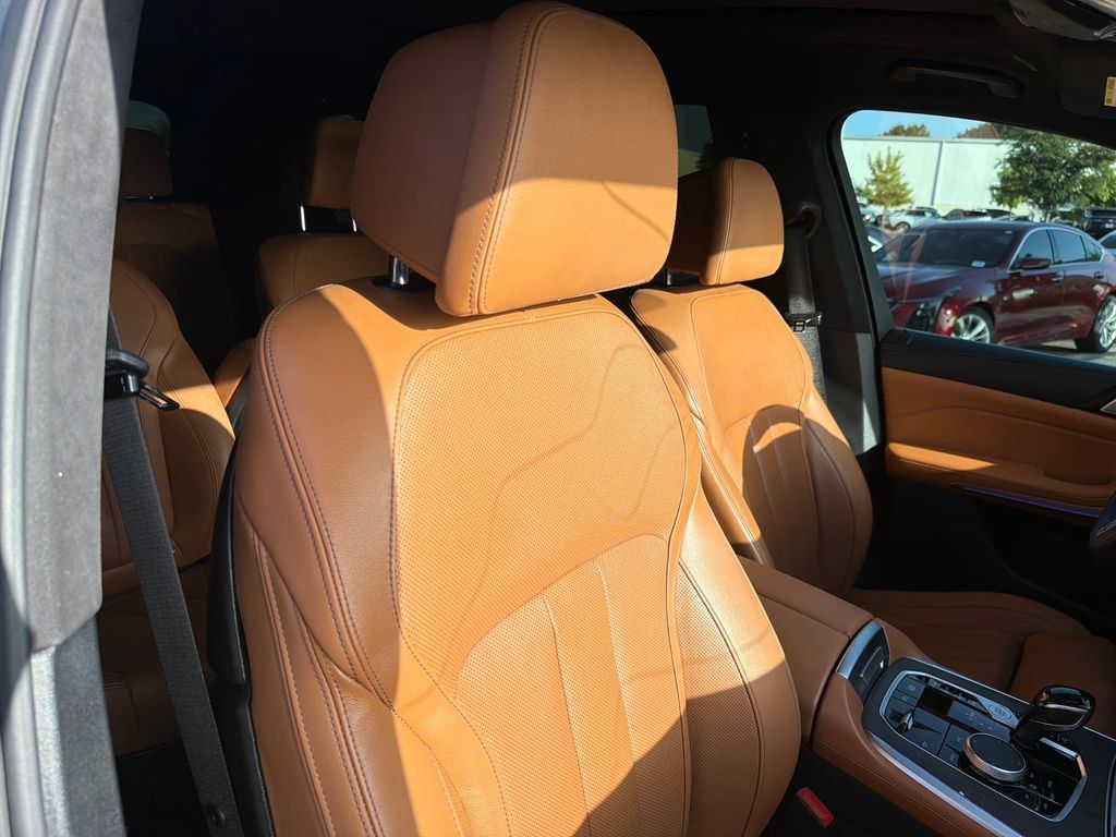 Used 2020 BMW X7 xDrive40i w/ M Sport Package AWD/4WD image 36