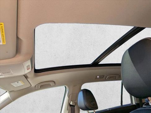 Used 2021 Volkswagen Atlas SE image 24