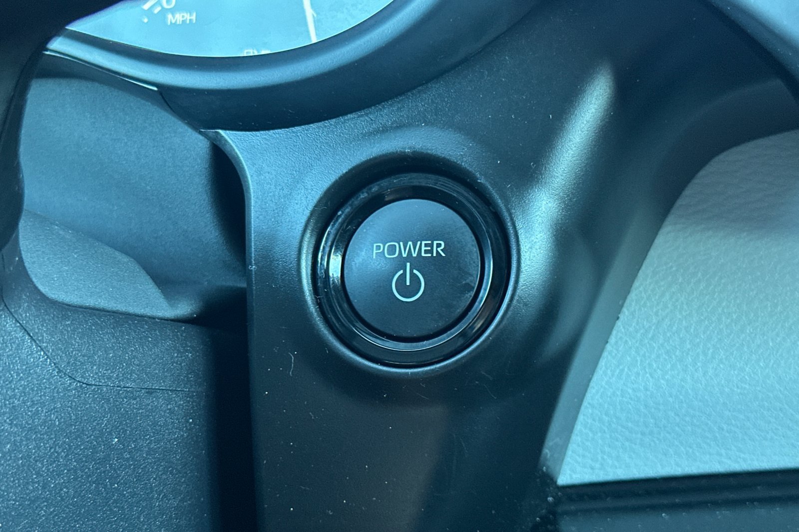 Certified 2025 Toyota Sienna XLE FWD image 26