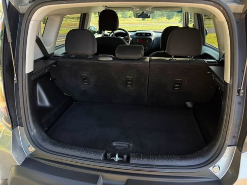 Used 2014 Kia Soul + FWD image 29