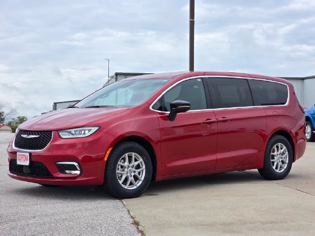 Certified 2025 Chrysler Pacifica Select FWD image 3
