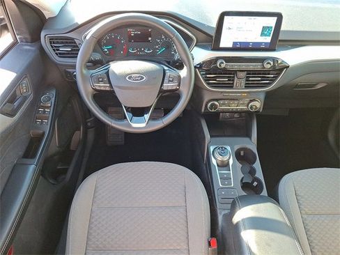 Used 2022 Ford Escape SE w/ SE Sport Appearance Package image 11