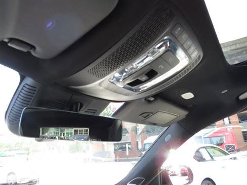 Used 2024 Mercedes-Benz GLB 250 4MATIC image 15