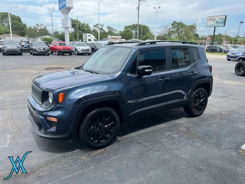 Used 2023 Jeep Renegade Altitude AWD/4WD image 3