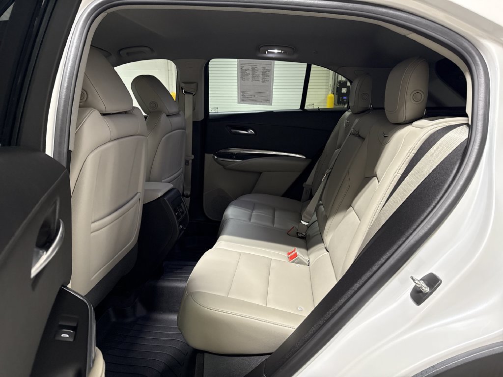 Used 2019 Cadillac XT4 Luxury w/ Cold Weather Package AWD/4WD image 22