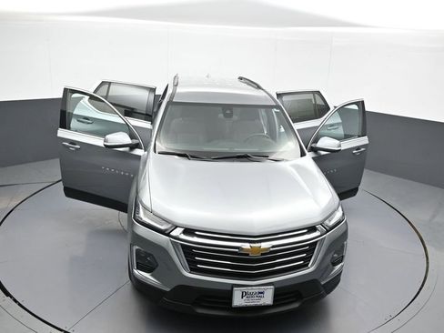 Used 2023 Chevrolet Traverse LT AWD/4WD image 47