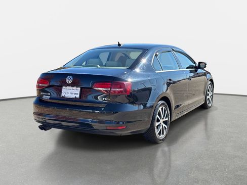 Used 2017 Volkswagen Jetta SE image 5