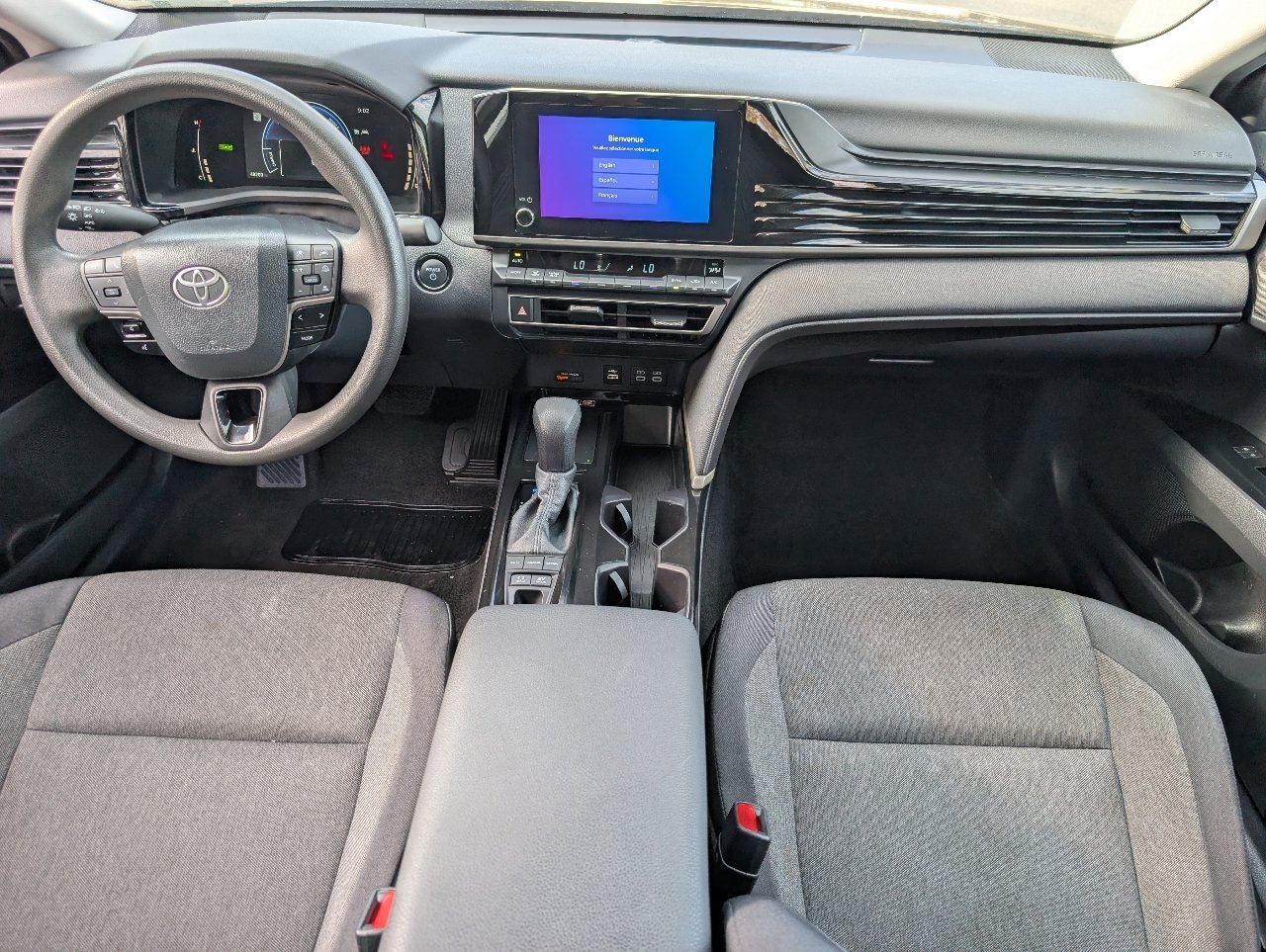 Used 2025 Toyota Camry LE FWD image 4