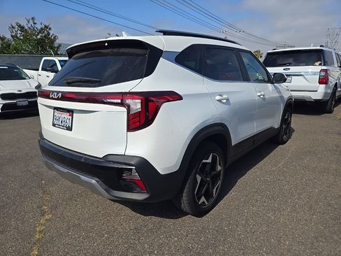 Certified 2024 Kia Seltos EX FWD image 7