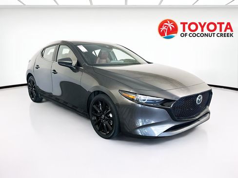 Used 2021 MAZDA MAZDA3 s FWD image 1