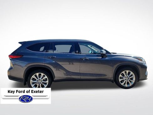 Used 2021 Toyota Highlander Limited AWD/4WD image 2