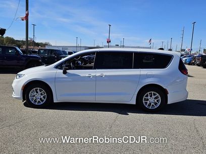 New 2026 Chrysler Pacifica Select