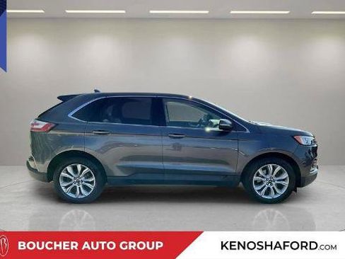 Certified 2019 Ford Edge Titanium w/ Cold Weather Package AWD/4WD image 4
