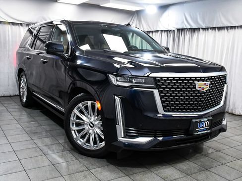 Used 2021 Cadillac Escalade Premium Luxury w/ Driver Assist Tech Package AWD/4WD image 3
