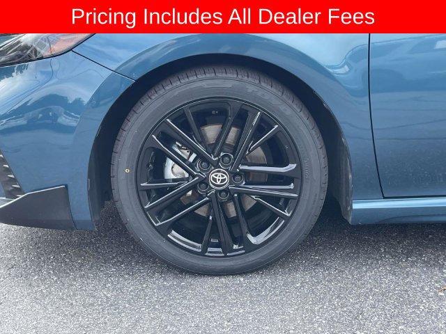 Used 2025 Toyota Camry SE FWD image 9