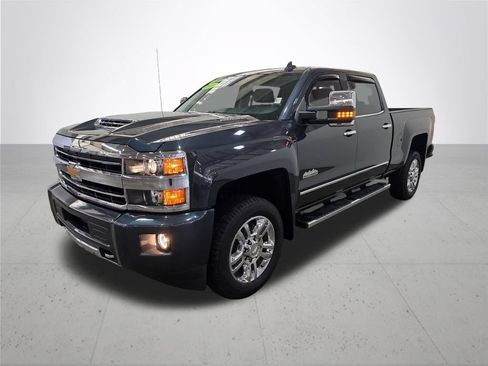 Used 2018 Chevrolet Silverado 2500 High Country w/ Duramax Plus Package AWD/4WD image 2