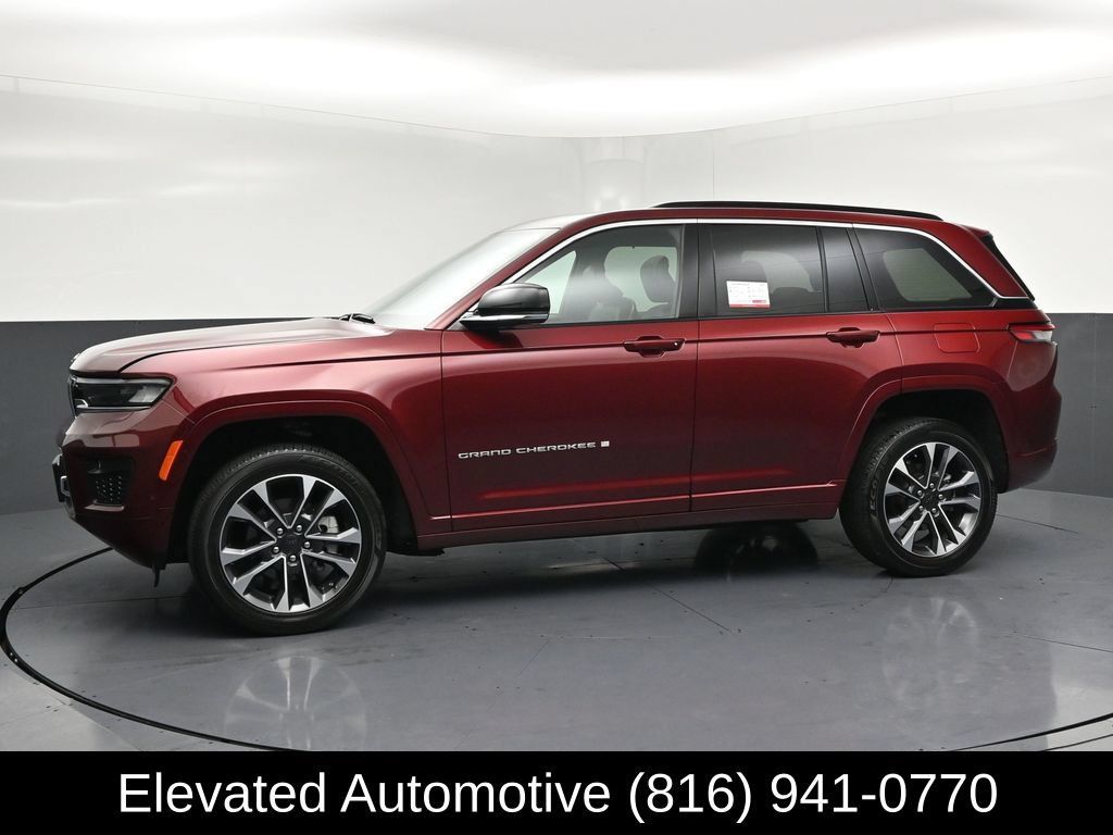 Used 2025 Jeep Grand Cherokee Overland w/ Adv Protech Group III AWD/4WD image 2