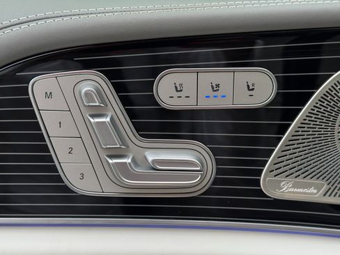 Used 2024 Mercedes-Benz Maybach GLS 600 4MATIC image 18