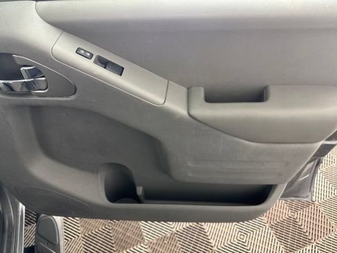 Used 2016 Nissan Frontier SV w/ SV Value Truck Package RWD image 19