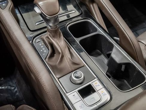 Used 2020 Kia Telluride SX w/ Towing Package FWD image 24
