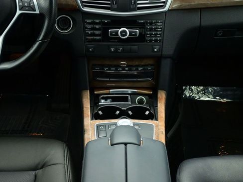 Used 2012 Mercedes-Benz E 350 4MATIC Sedan image 5