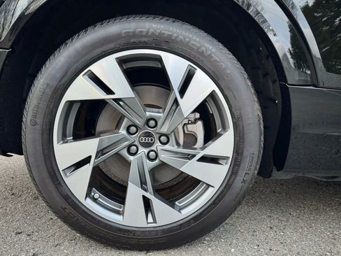 Used 2022 Audi e-tron Premium Plus image 19