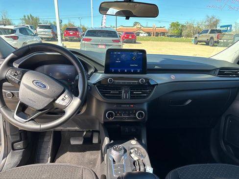 Used 2024 Ford Escape Active image 12