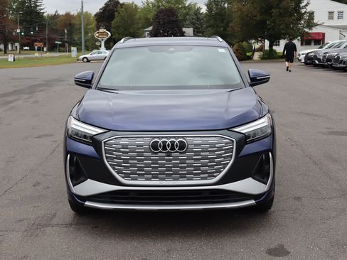 Used 2023 Audi Q4 e-tron Premium Plus w/ Premium Plus image 2
