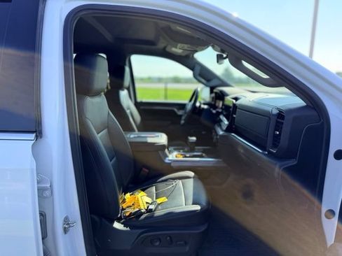 Used 2023 Chevrolet Silverado 1500 LT AWD/4WD image 11