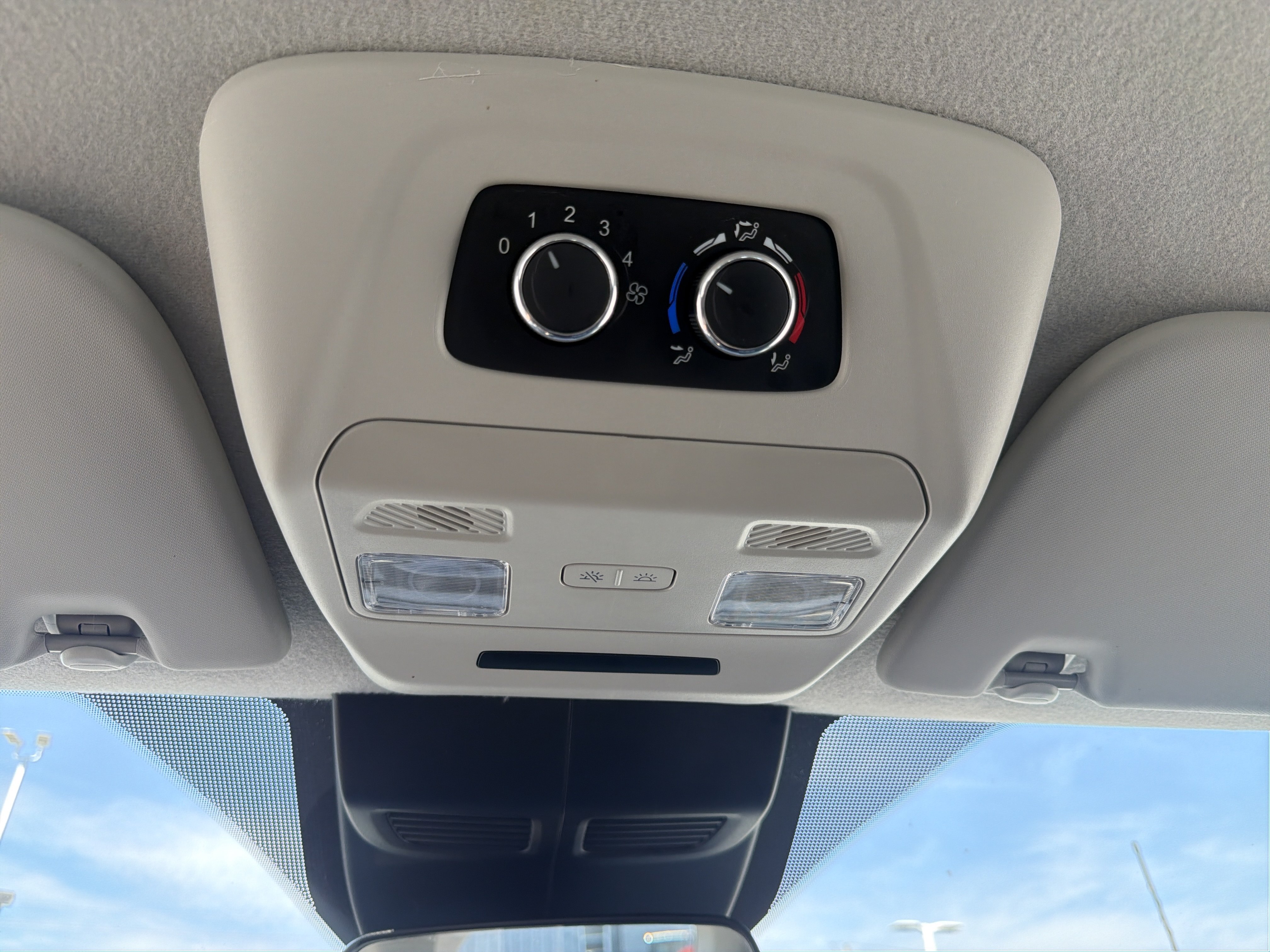 Used 2024 Ford Transit 350 XLT RWD image 31