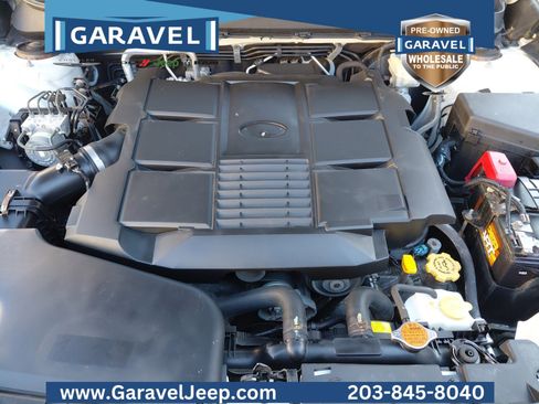 Used 2017 Subaru Outback 3.6R Touring image 32