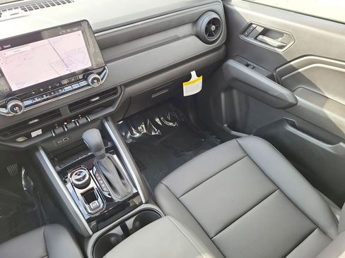 New 2025 Chevrolet Colorado Trail Boss w/ Midnight Edition image 11