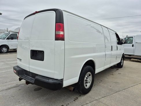 Used 2016 Chevrolet Express 2500 Extended image 5