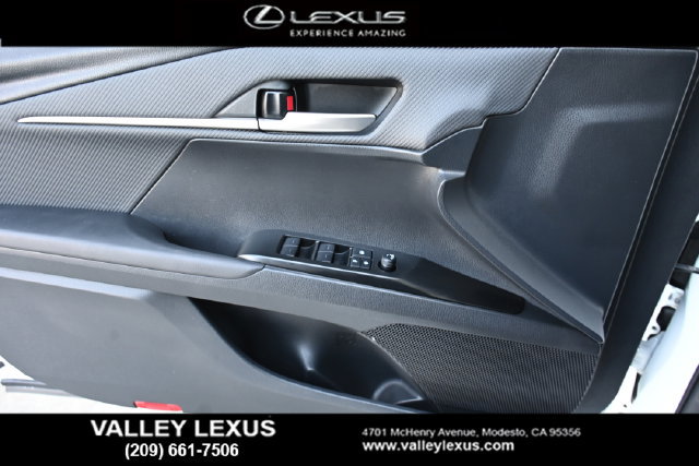 Used 2025 Toyota Camry SE FWD image 11