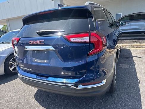 Used 2022 GMC Terrain SLT AWD/4WD image 3