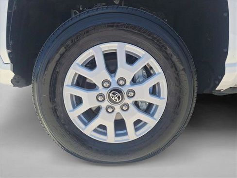 Certified 2025 Toyota Tacoma SR5 AWD/4WD image 20