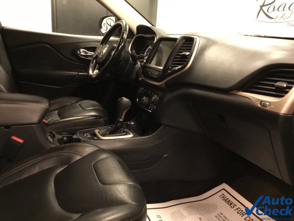Used 2016 Jeep Cherokee Limited AWD/4WD image 34