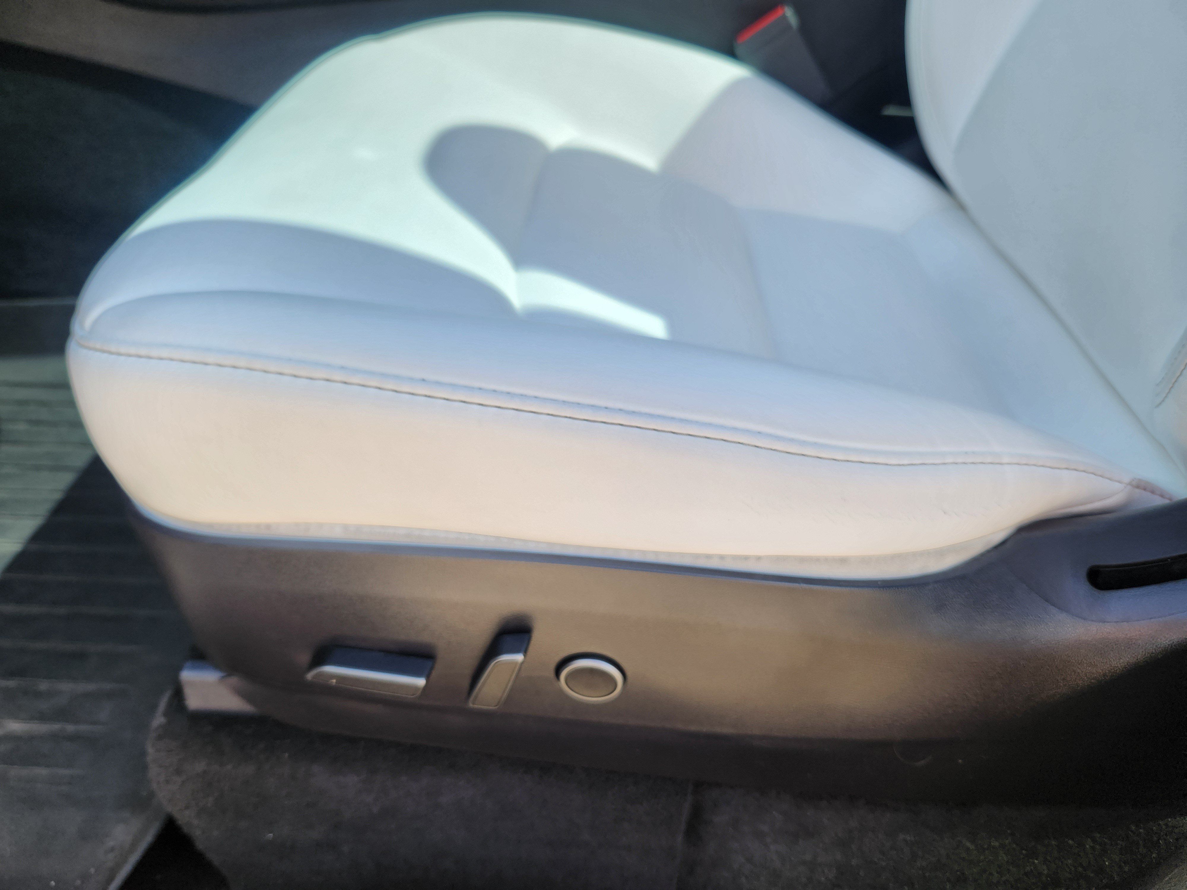 Used 2022 Tesla Model Y Performance AWD/4WD image 17