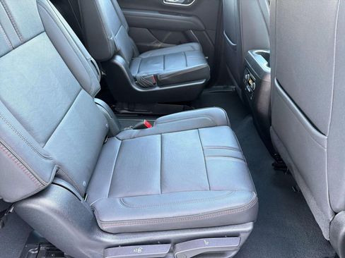 Used 2023 Chevrolet Suburban RST w/ Luxury Package RWD image 30