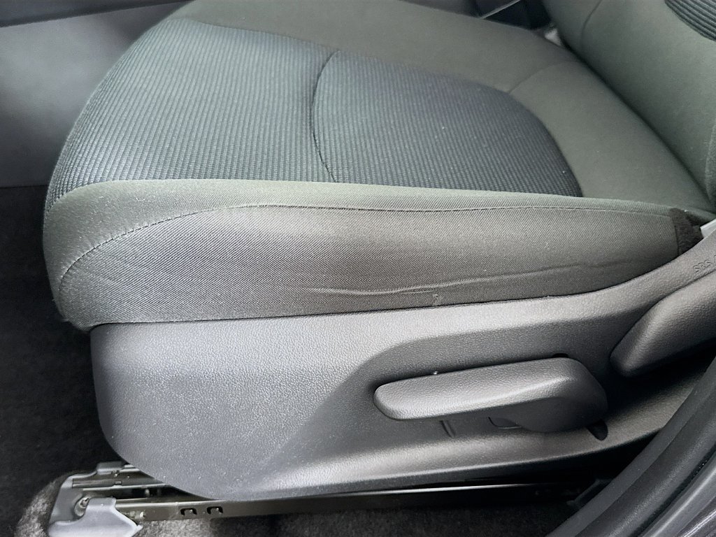 Used 2023 Toyota RAV4 LE AWD/4WD image 15