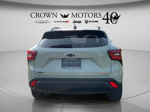 Used 2024 Chevrolet Trax RS w/ Sunroof Package FWD image 6