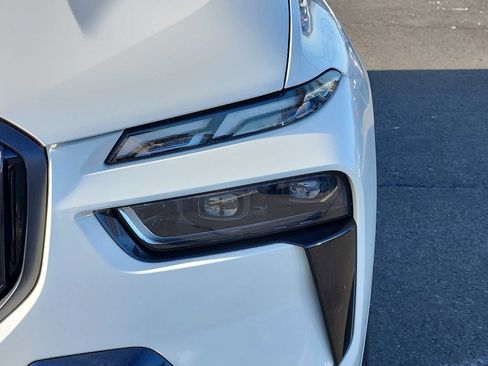 Certified 2024 BMW X7 xDrive40i w/ M Sport Package image 9