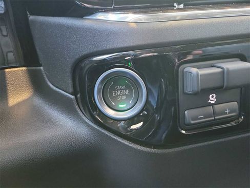 New 2025 Chevrolet Silverado 1500 LT w/ Z71 Off-Road Package image 17